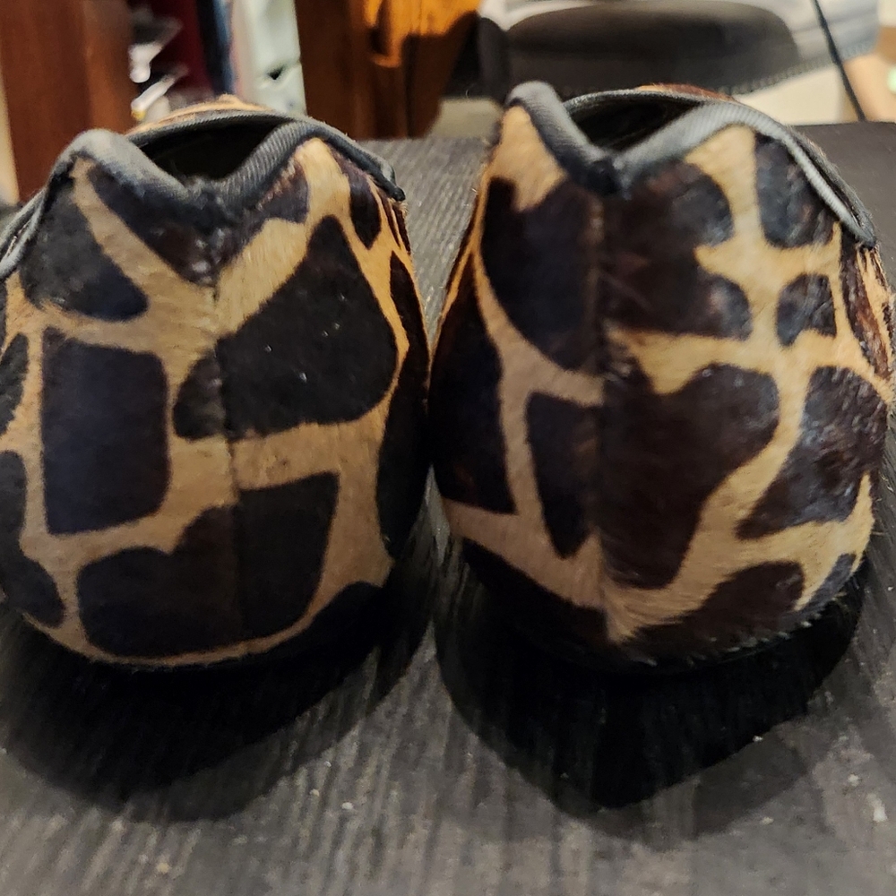 Giraffe Print Flats - Picture 4 of 5